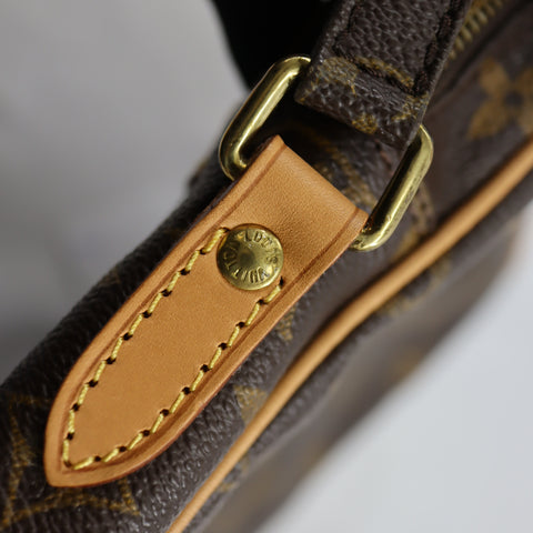 Pre-Owned #BP72034 Louis Vuitton Monogram Danube Crossbody Bag Brown M45266