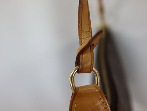 Pre-Owned #963611 Louis Vuitton Monogram Pochette