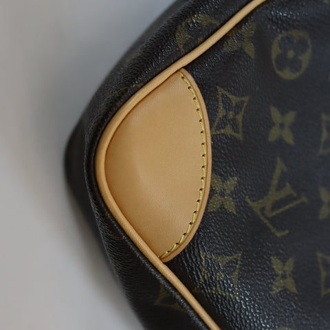Pre-Owned #BP38552 Louis Vuitton Monogram Trocadero 30 Crossbody Bag M51272