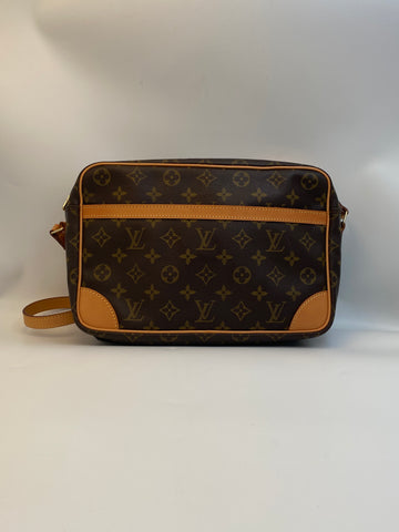 Pre-Owned #BP85533 Louis Vuitton Monogram Trocadero 30 Crossbody Bag M51272