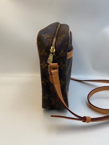 Pre-Owned #BP85533 Louis Vuitton Monogram Trocadero 30 Crossbody Bag M51272