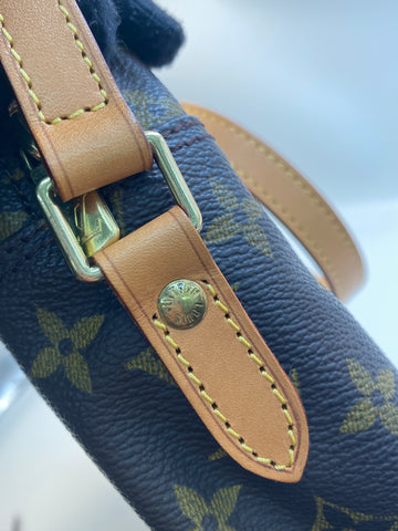 Pre-Owned #BP85533 Louis Vuitton Monogram Trocadero 30 Crossbody Bag M51272
