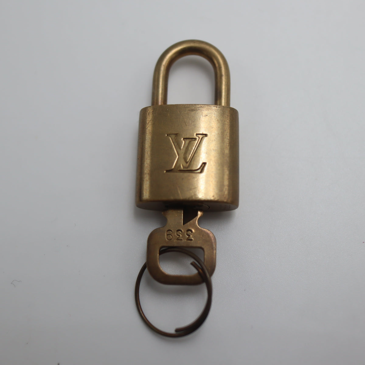 Pre-Owned Louis Vuitton Key