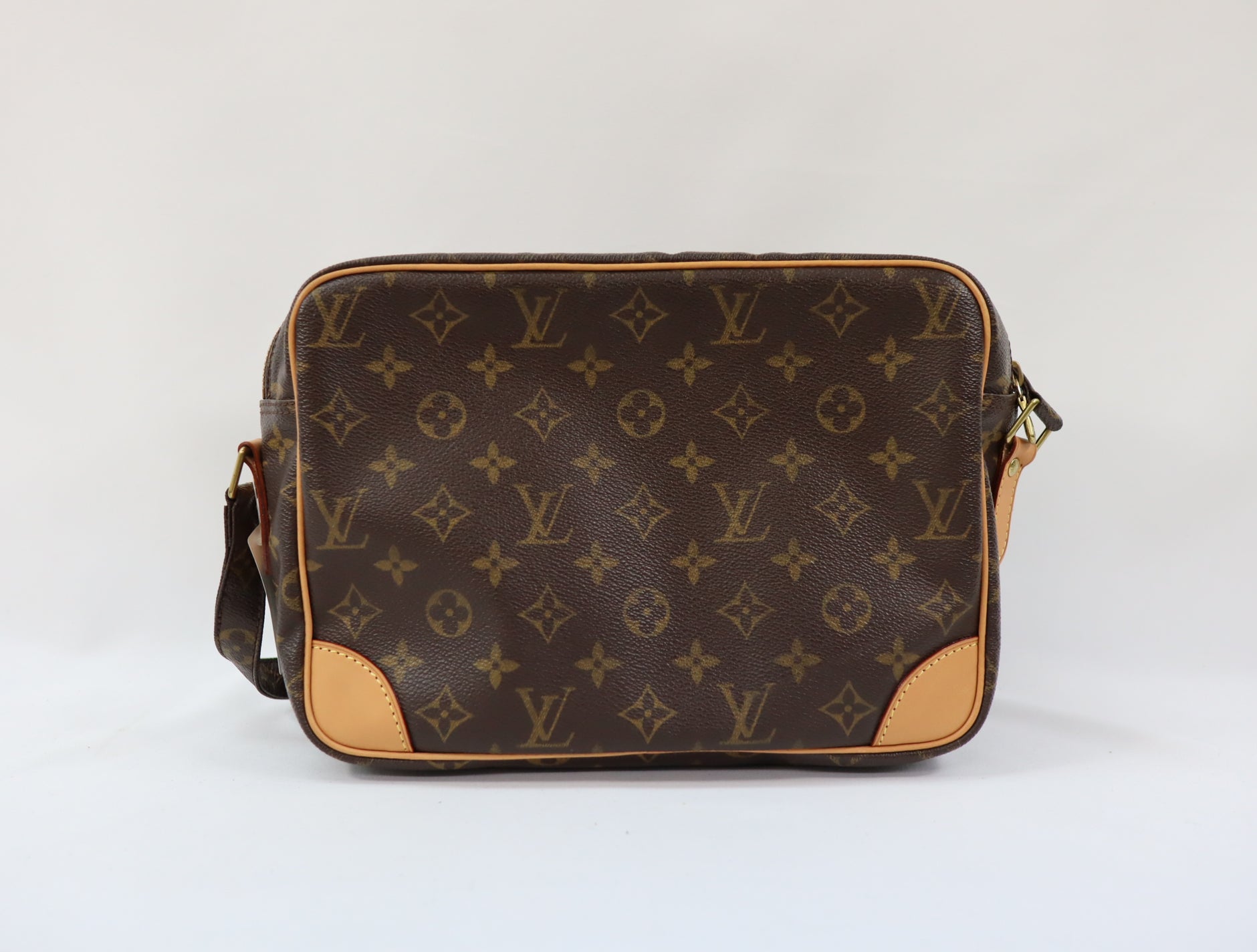 Pre-Owned #BP AR1001 Louis Vuitton Monogram Nile Crossbody Bag