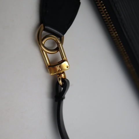 Pre-Owned #72426 Louis Vuitton Epi Pochette Accessoires Pouch Noir Black M52942