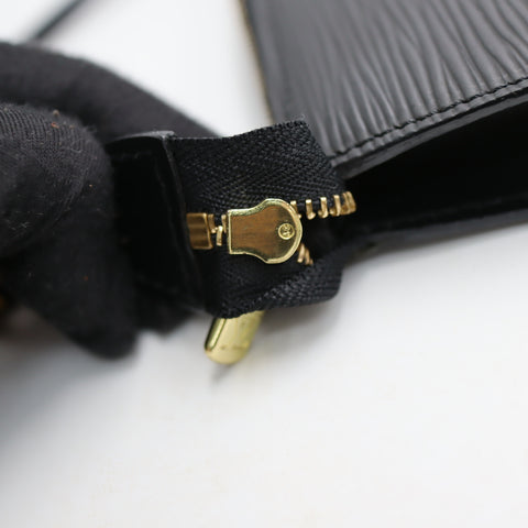 Pre-Owned #72426 Louis Vuitton Epi Pochette Accessoires Pouch Noir Black M52942