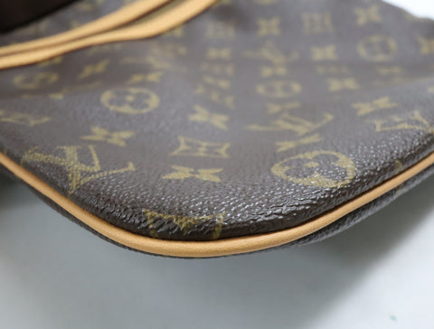 Pre-Owned #BP40913 Louis Vuitton Monogram Pochette Bosphore Crossbody Shoulder Bag M40044