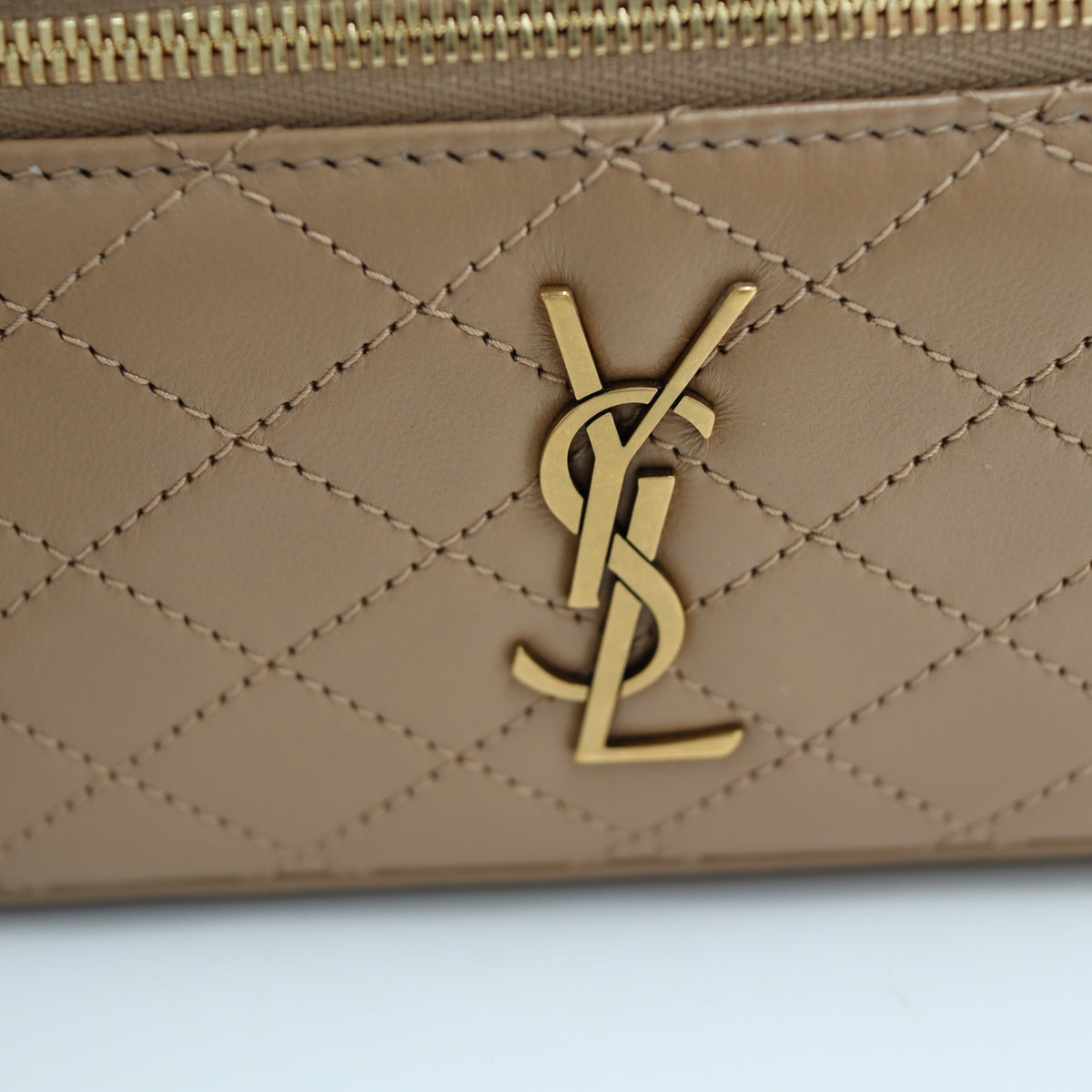 Pre-owned YSL vanity 72763