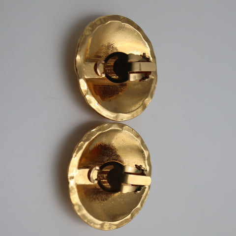 Pre-Owned #1941 CHANEL Earrings COCO Mark Matelasse Vintage Gold