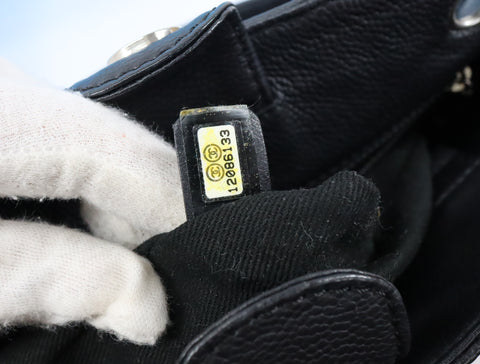 Pre-Owned #75432 CHANEL Matelasse GST Chain Tote Bag Caviar Skin Silver A50995