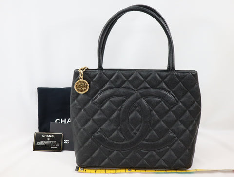 Pre-Owned #33665 CHANEL Matelasse Reprint Tote Bag Caviar Skin Black Gold