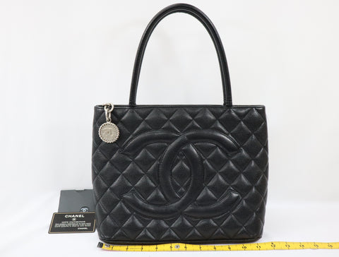 Pre-Owned #31989 CHANEL Matelasse Reprint Tote Bag Caviar Skin Black Silver