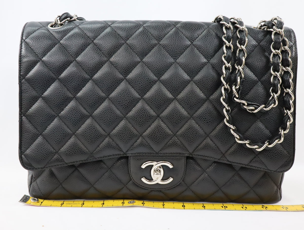 Pre-Owned #17375 CHANEL Matelasse 33 Caviar Skin Double Chain Shoulder Bag