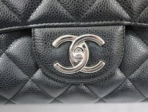 Pre-Owned #17375 CHANEL Matelasse 33 Caviar Skin Double Chain Shoulder Bag