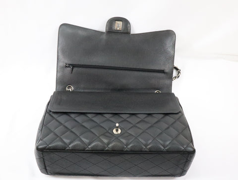 Pre-Owned #17375 CHANEL Matelasse 33 Caviar Skin Double Chain Shoulder Bag