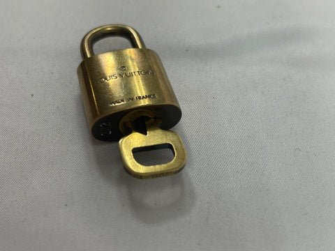 Pre-owned Louis Vuitton lock&key1