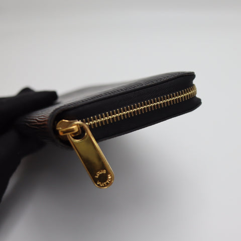 Pre-owned #71210  LouisVuitton Epi zippy wallet  black Final sale