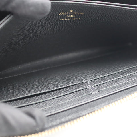 Pre-owned #71210  LouisVuitton Epi zippy wallet  black Final sale