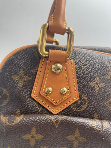 Pre-Owned #98914 Louis Vuitton Monogram Manhattan PM Hand Bag M40026